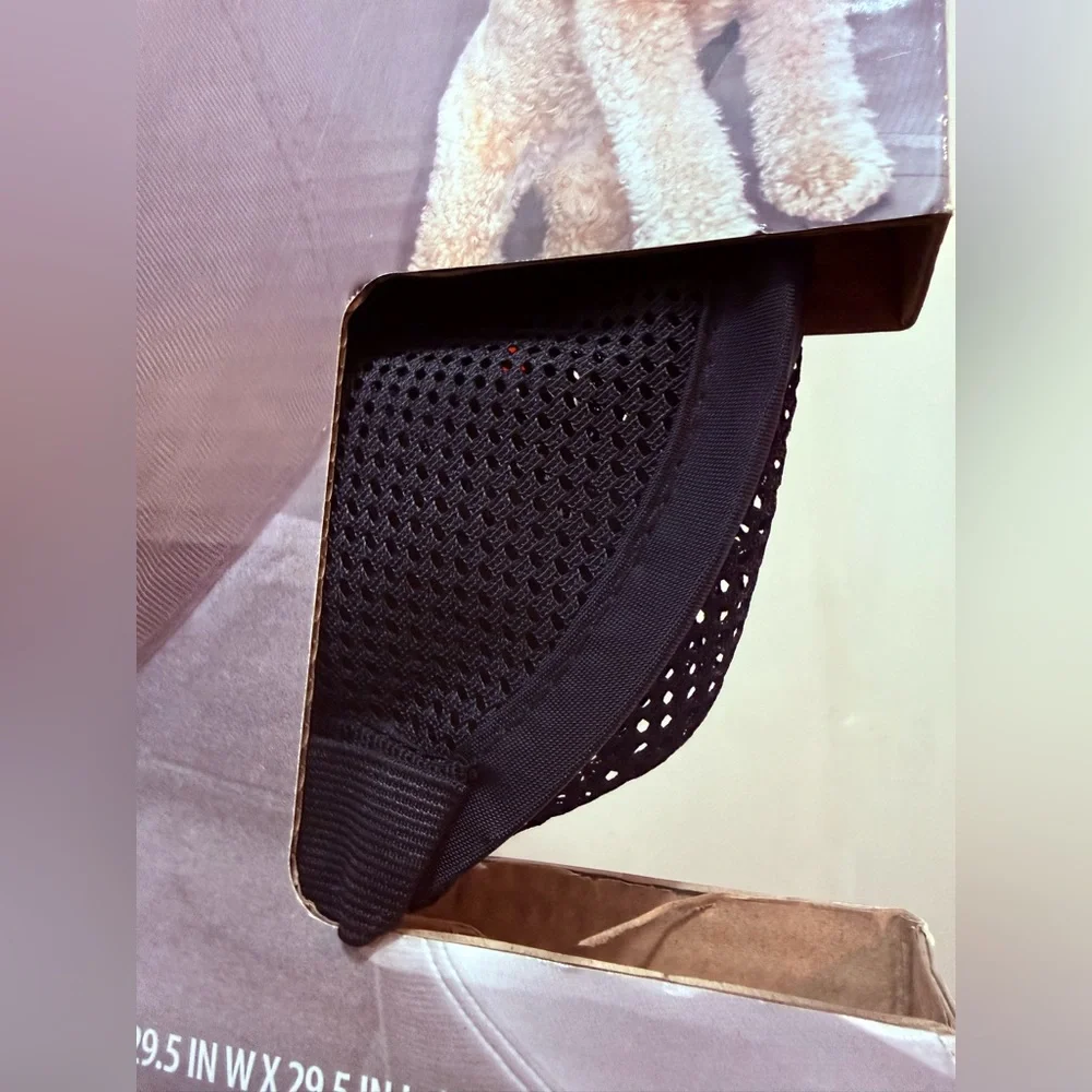 goDog Safe Auto and Airline Travel Accessories for Pets Travel mesh Barrier NEw